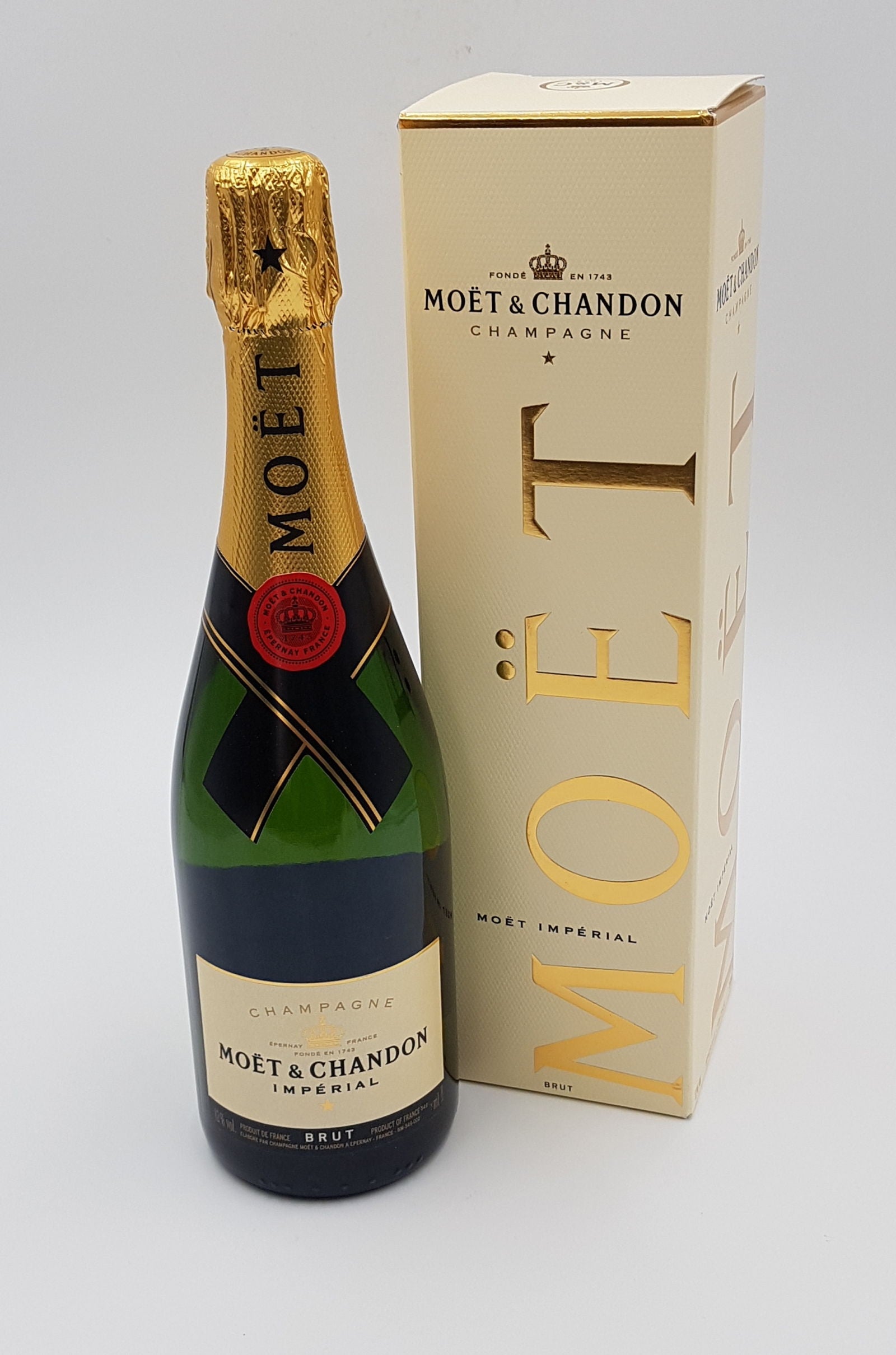 Moët Chandon Champagne Gift Box – Copper Flutes, Popcorn